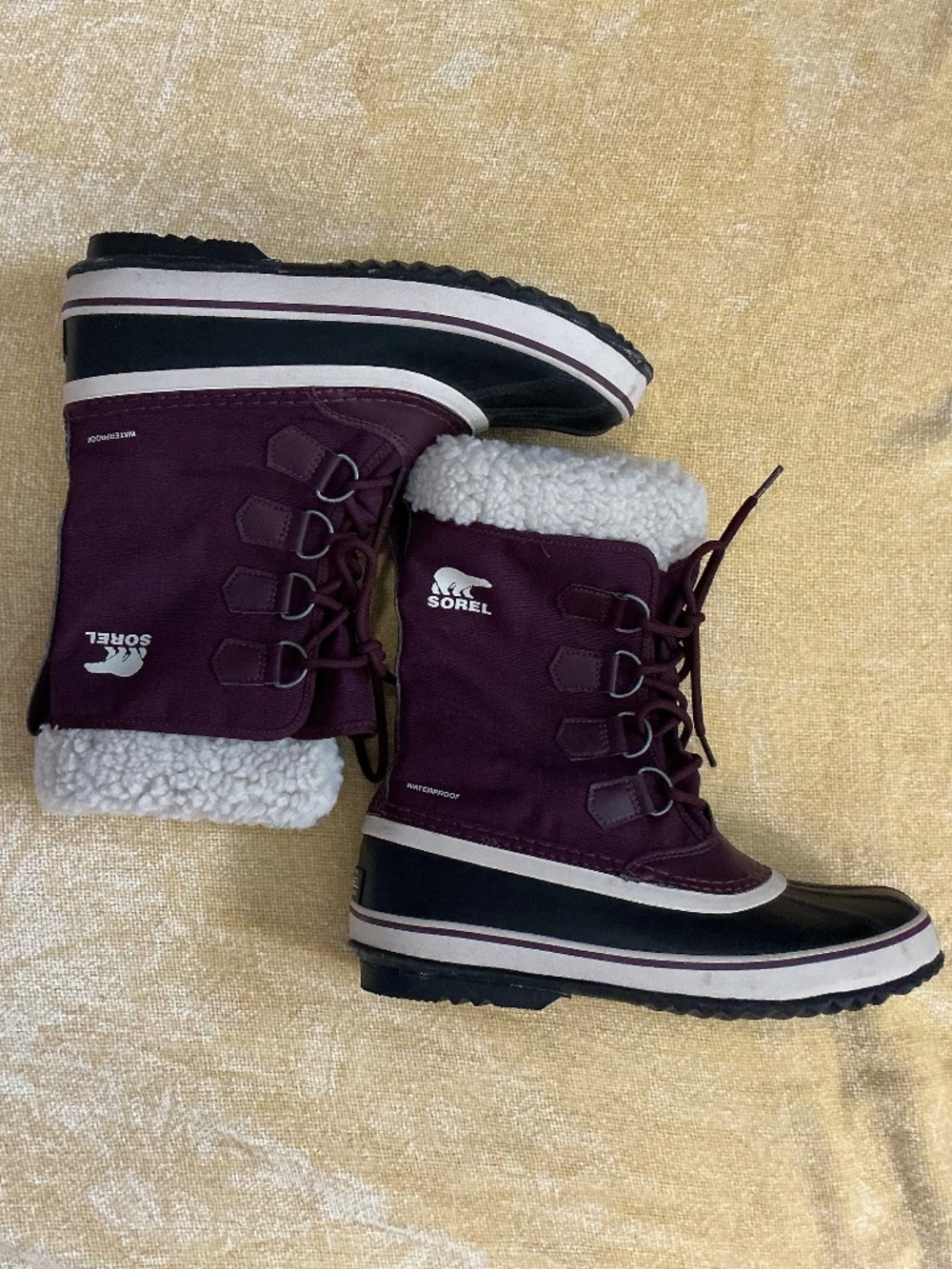 SOREL WINTER CARNIVAL WATERPROOF BOOTS (size: 9)
